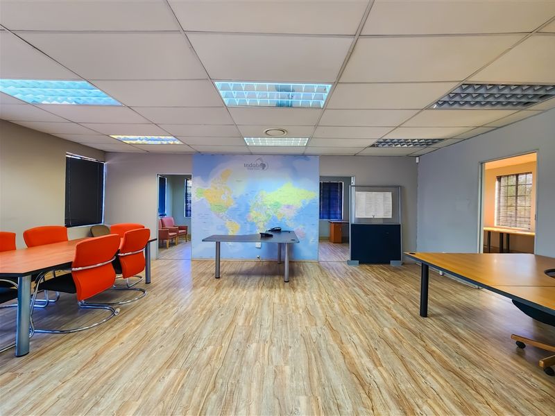 160m2 Modern Office to Let in Ruimsig - Photo 9