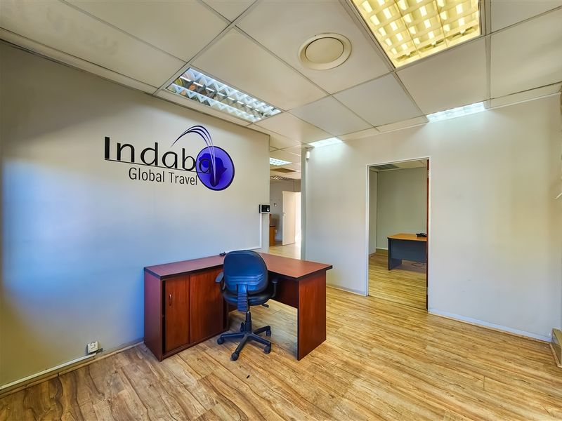 160m2 Modern Office to Let in Ruimsig - Photo 6
