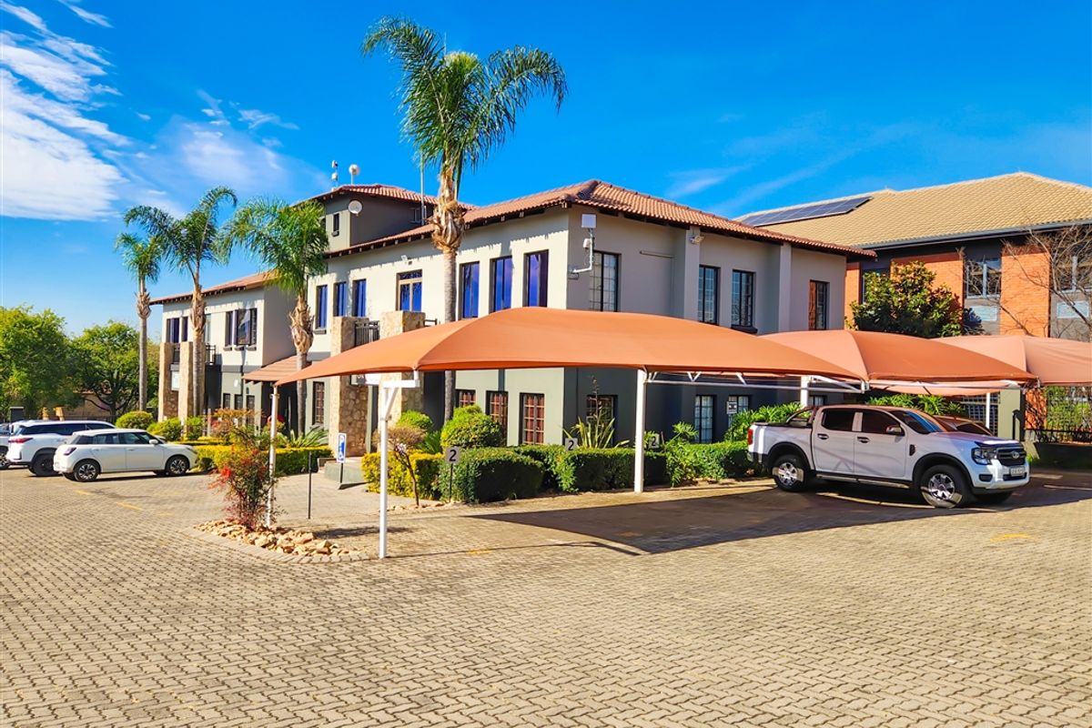 160m2 Modern Office to Let in Ruimsig - Photo 4