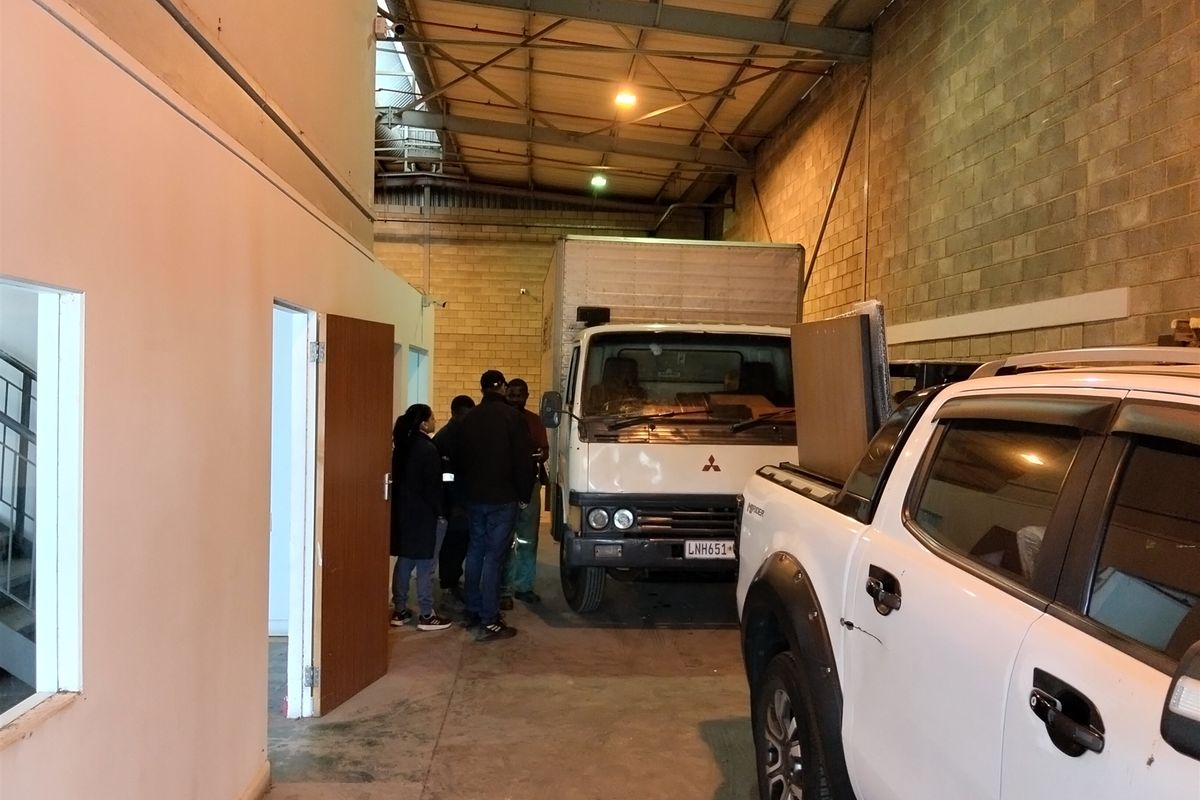 425m2  Warehouse  - TO LEASE in KYA SAND - Photo 4