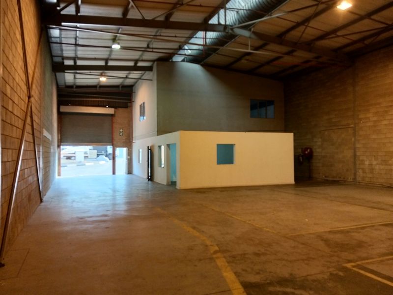 425m2  Warehouse  - TO LEASE in KYA SAND - Photo 6