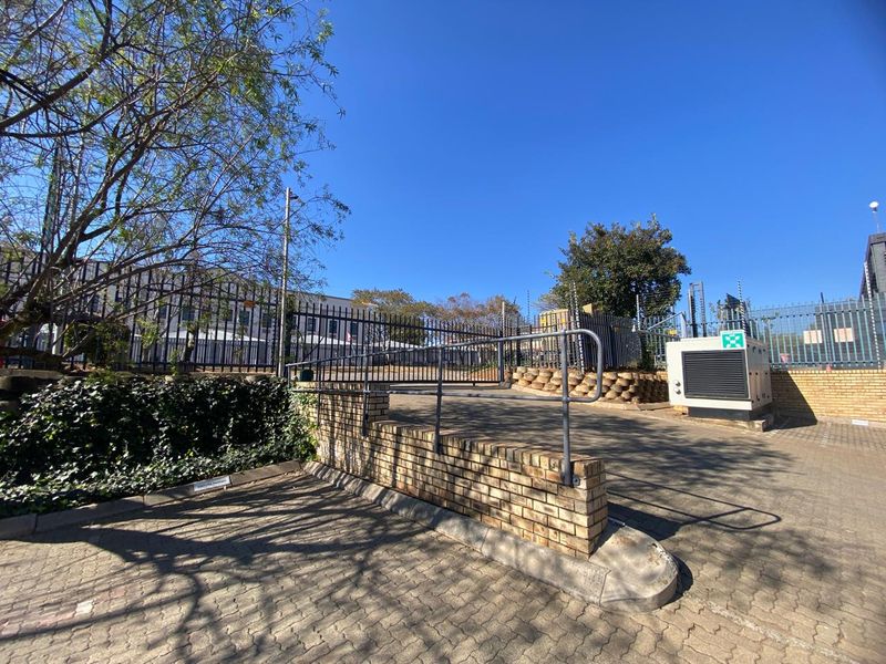 Freestanding Warehouse To Let in Midrand | N1 Highway Exposure | Dock Loading | Sprinklered Facility - Photo 6