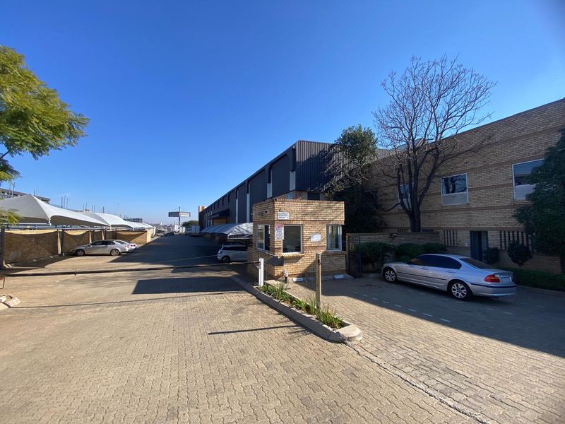 Freestanding Warehouse To Let in Midrand | N1 Highway Exposure | Dock Loading | Sprinklered Facility - Photo 7