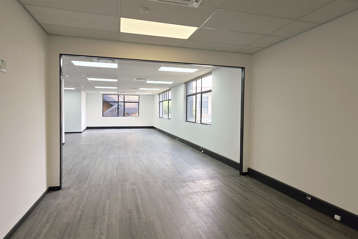 468m2 Office space to let in Rivonia - Photo 4