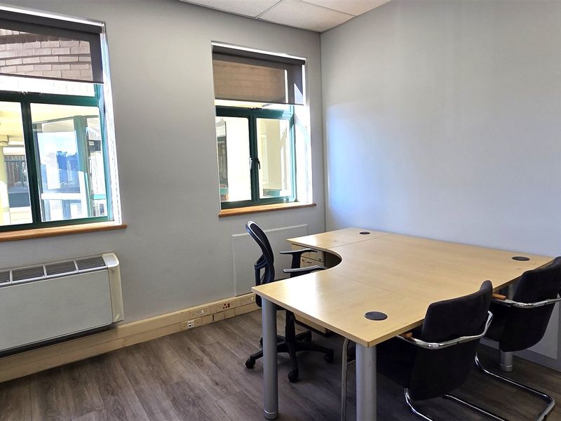 Office space to let in Peter Place - Photo 8