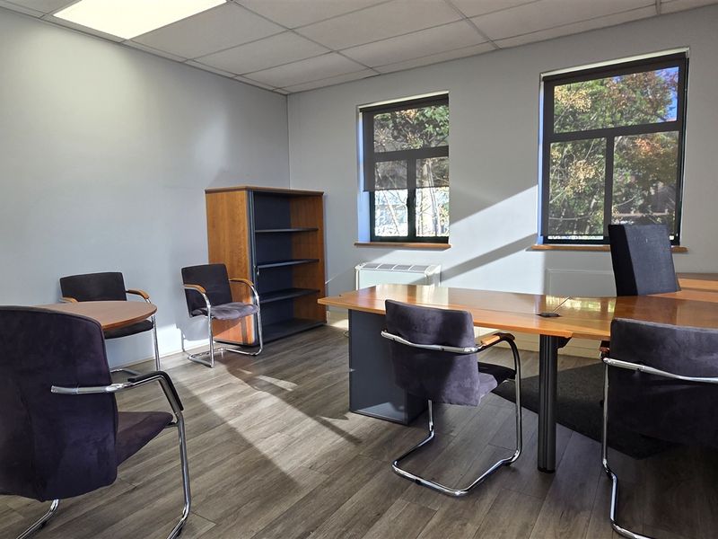 Office space to let in Peter Place - Photo 9