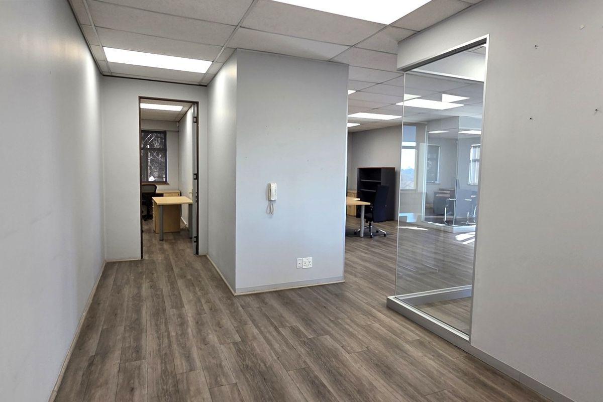 Office space to let in Peter Place - Photo 4