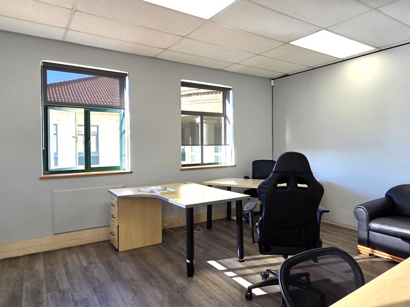 Office space to let in Peter Place - Photo 10