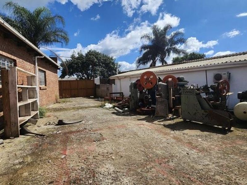 Versatile Industrial Property in Prime Merrivale Location - Photo 9