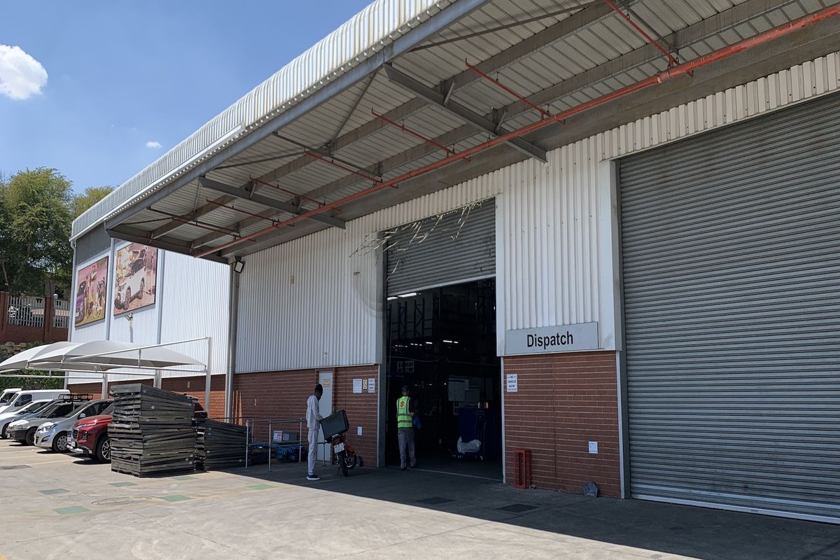 Warehouse to let in Linbro Park - Photo 3
