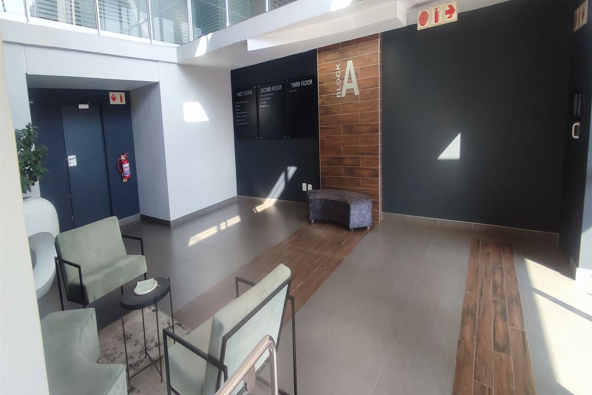 852m2 Offices to let in Cresta, Randburg - Photo 2