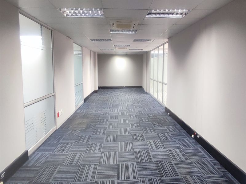 852m2 Offices to let in Cresta, Randburg - Photo 3