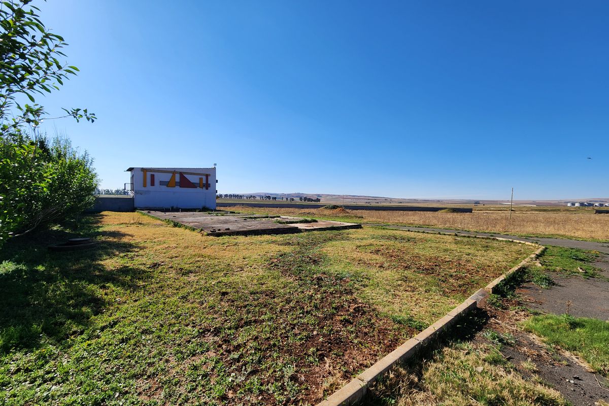 Strategically Located Land Ideal for Development Projects - Photo 4