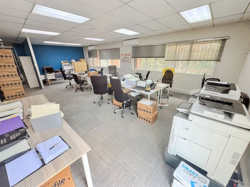 Office building to let - Photo 3