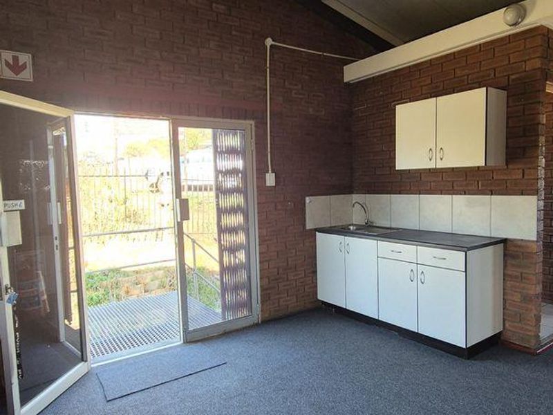 Light Industrial Property - Howick - Photo 4