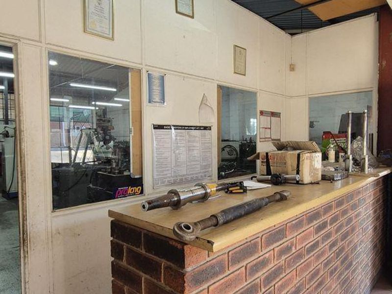 Light Industrial Property - Howick - Photo 10