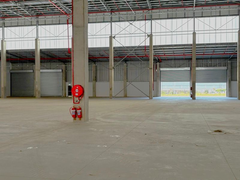 AAA-Grade Industrial Warehouse To Let - Prime Logistics Facility - Photo 6