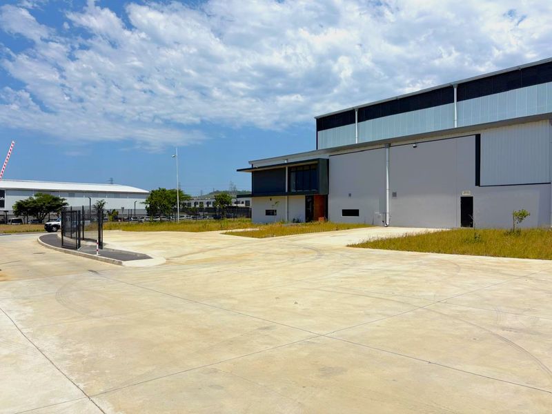 AAA-Grade Industrial Warehouse To Let - Prime Logistics Facility - Photo 4