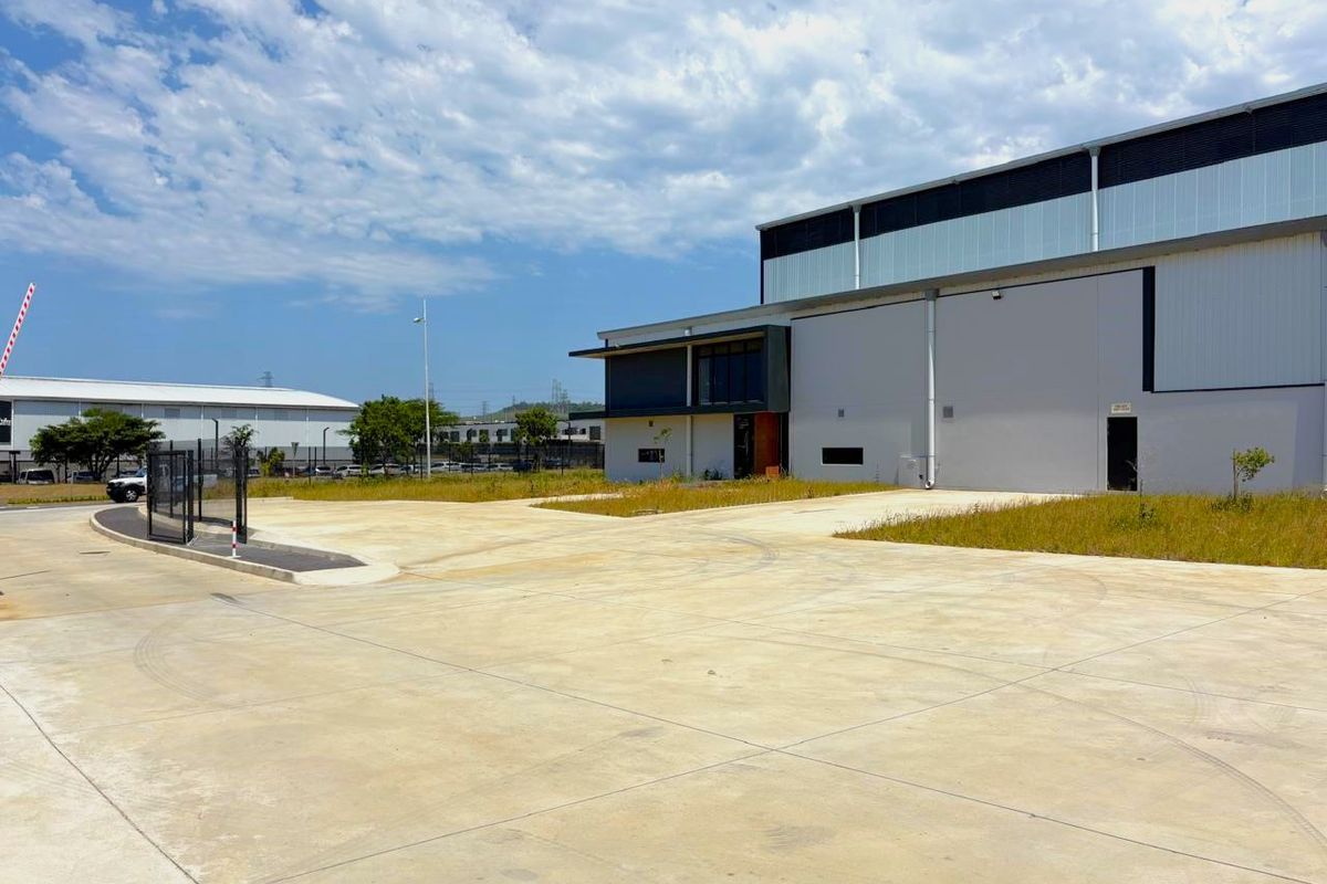 AAA-Grade Industrial Warehouse To Let - Prime Logistics Facility - Photo 4