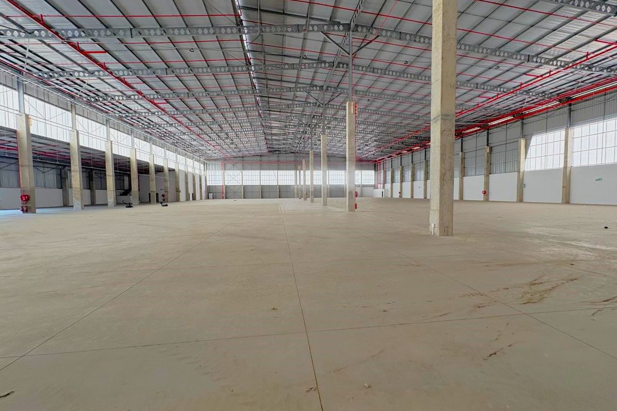 AAA-Grade Industrial Warehouse To Let - Prime Logistics Facility - Photo 2