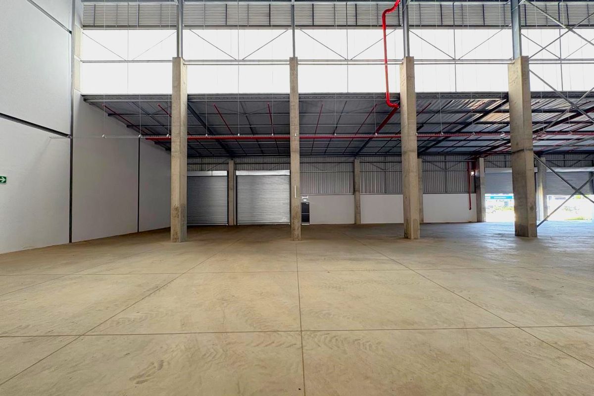AAA-Grade Industrial Warehouse To Let - Prime Logistics Facility - Photo 5