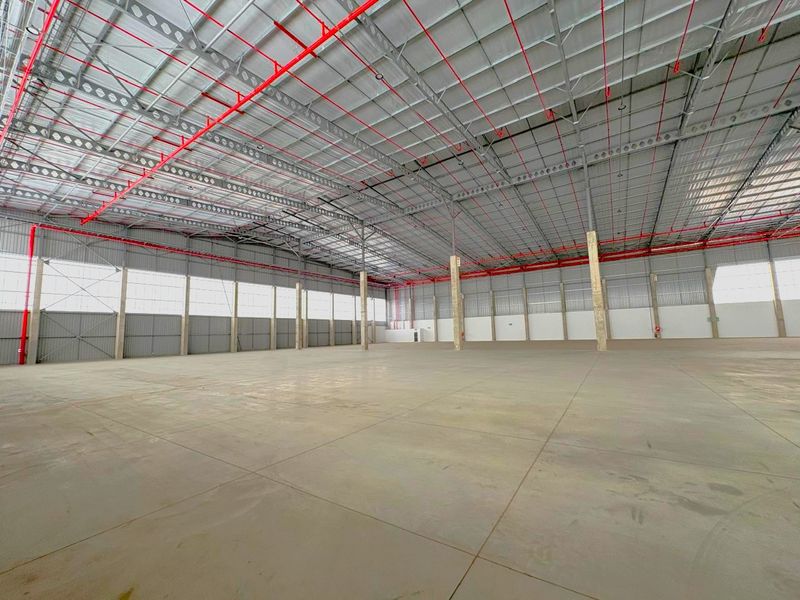 AAA-Grade Industrial Warehouse To Let - Prime Logistics Facility - Photo 10