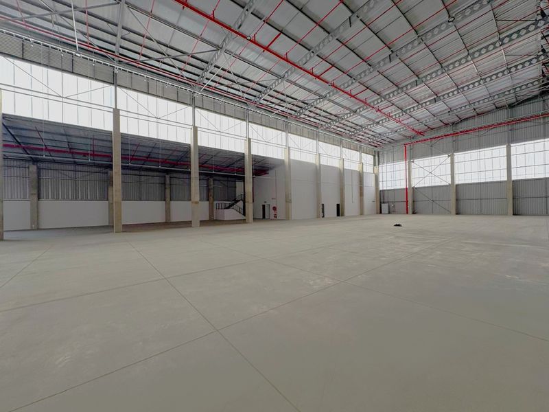 AAA-Grade Industrial Warehouse To Let - Prime Logistics Facility - Photo 8