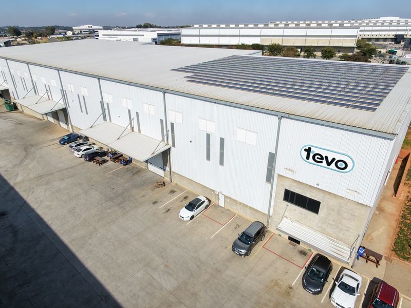 Warehouse to let in Pomona - Photo 1
