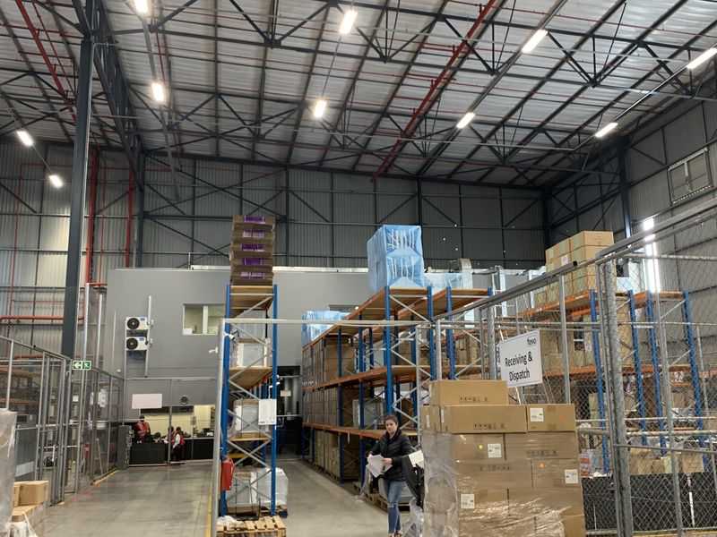 Warehouse to let in Pomona - Photo 9