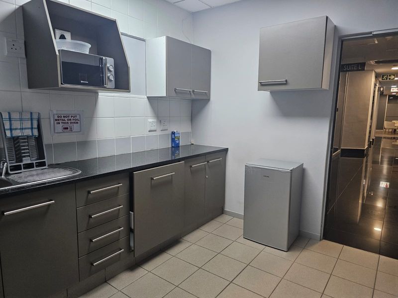 41.4 m2 Office to let in Menlyn Maine - Photo 4