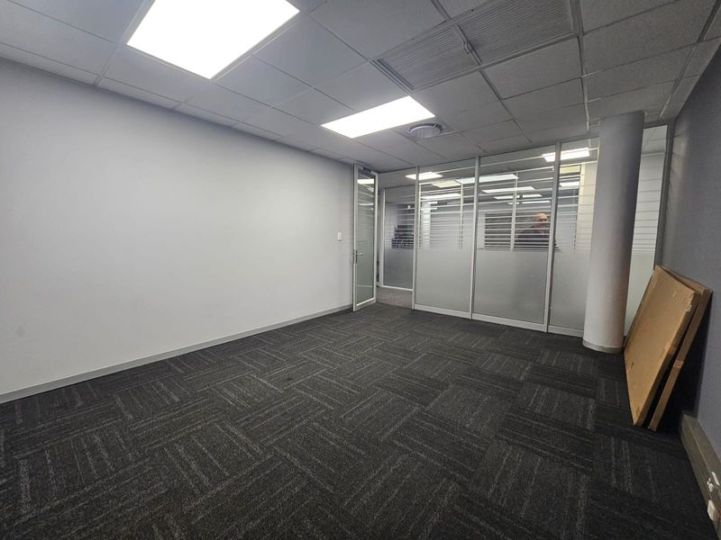 41.4 m2 Office to let in Menlyn Maine - Photo 3