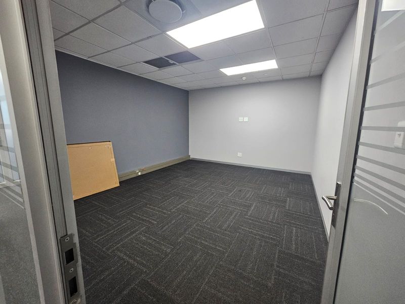 41.4 m2 Office to let in Menlyn Maine - Photo 2