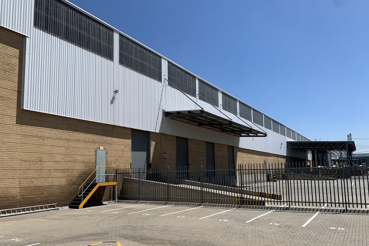 Warehouse to let in Gosforth Park - Photo 5