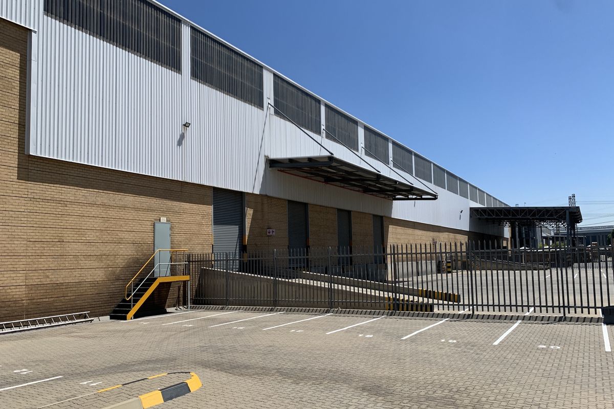 Warehouse to let in Gosforth Park - Photo 4