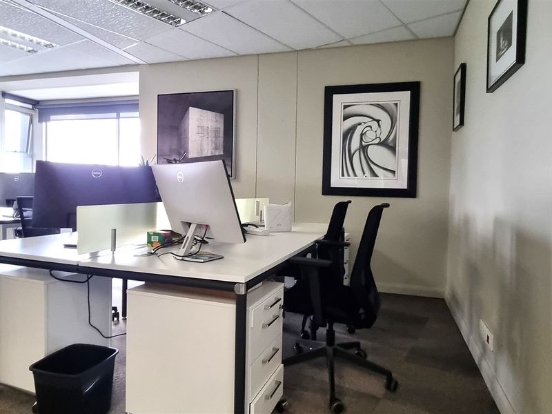 Furnished office space to let in Corner Main Office Park - Photo 9