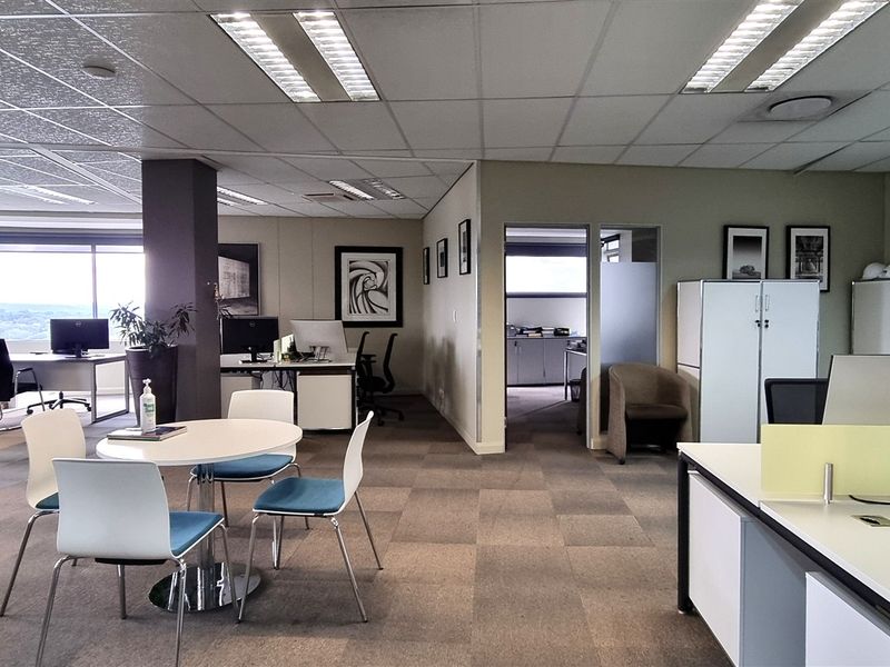 Furnished office space to let in Corner Main Office Park - Photo 7