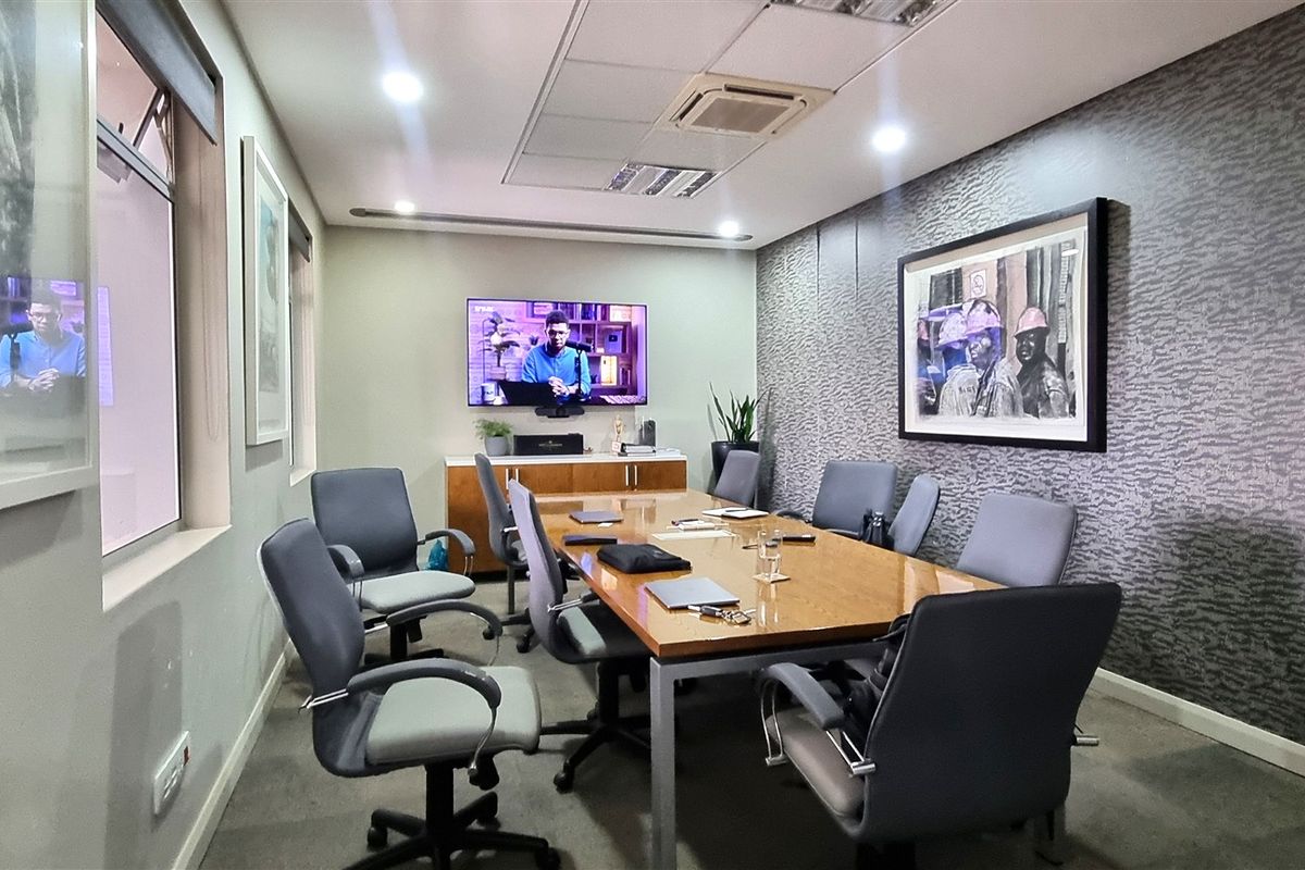 Furnished office space to let in Corner Main Office Park - Photo 3