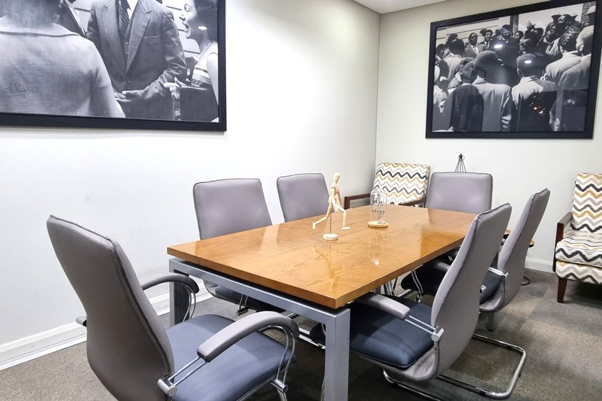 Furnished office space to let in Corner Main Office Park - Photo 5