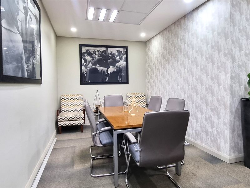 Furnished office space to let in Corner Main Office Park - Photo 4