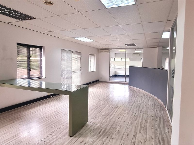 Office space to let in La Rocca Office Park - Photo 4
