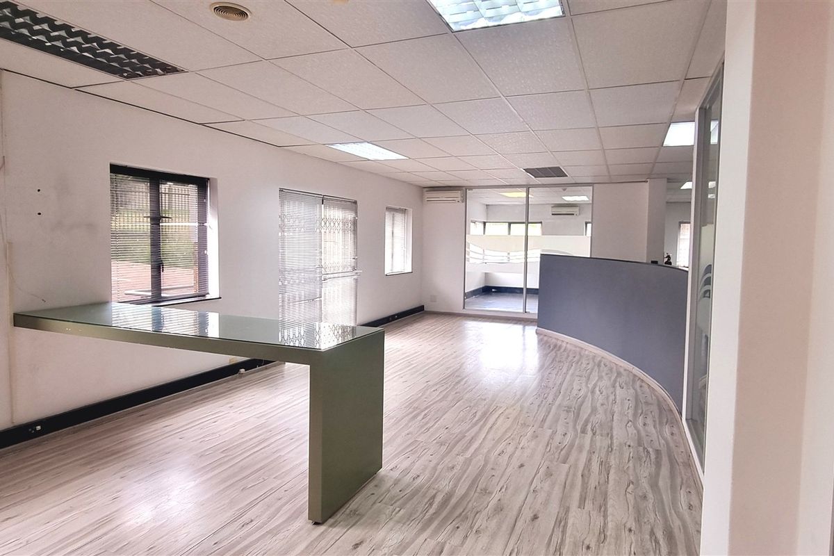 Office space to let in La Rocca Office Park - Photo 4