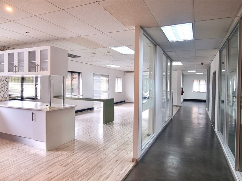 Office space to let in La Rocca Office Park - Photo 2