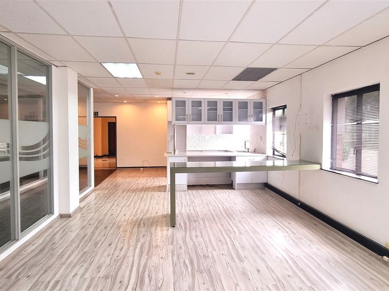 Office space to let in La Rocca Office Park - Photo 5