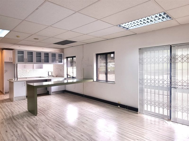Office space to let in La Rocca Office Park - Photo 10