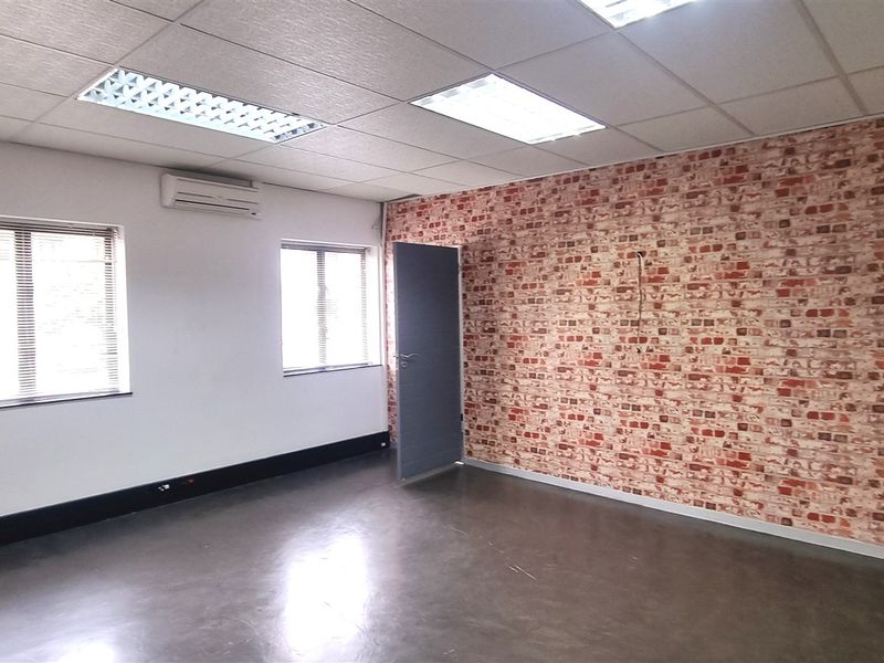 Office space to let in La Rocca Office Park - Photo 9