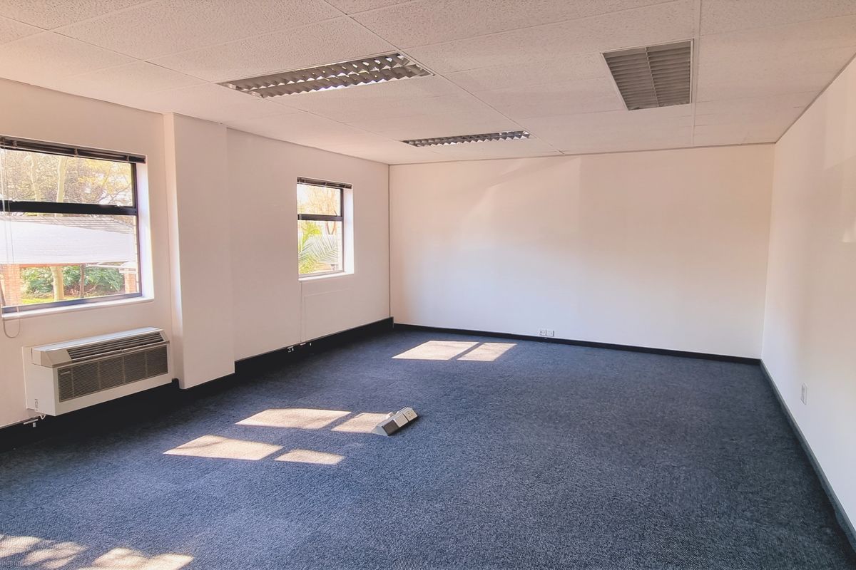 Office to let in Northdowns Office Park - Photo 4