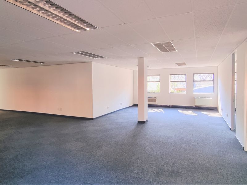 Office to let in Northdowns Office Park - Photo 9
