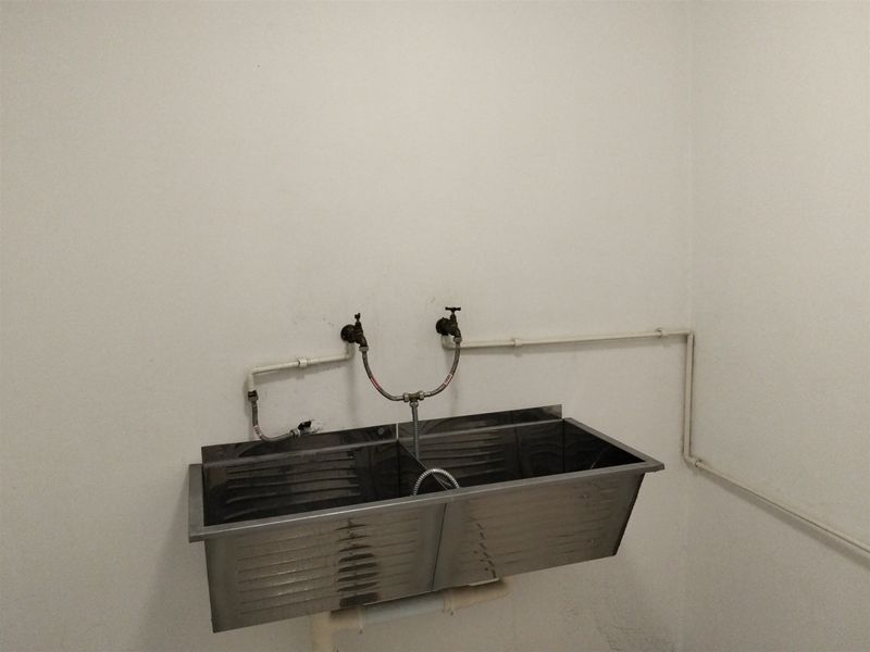 454m2  Warehouse  - TO LEASE - Photo 10