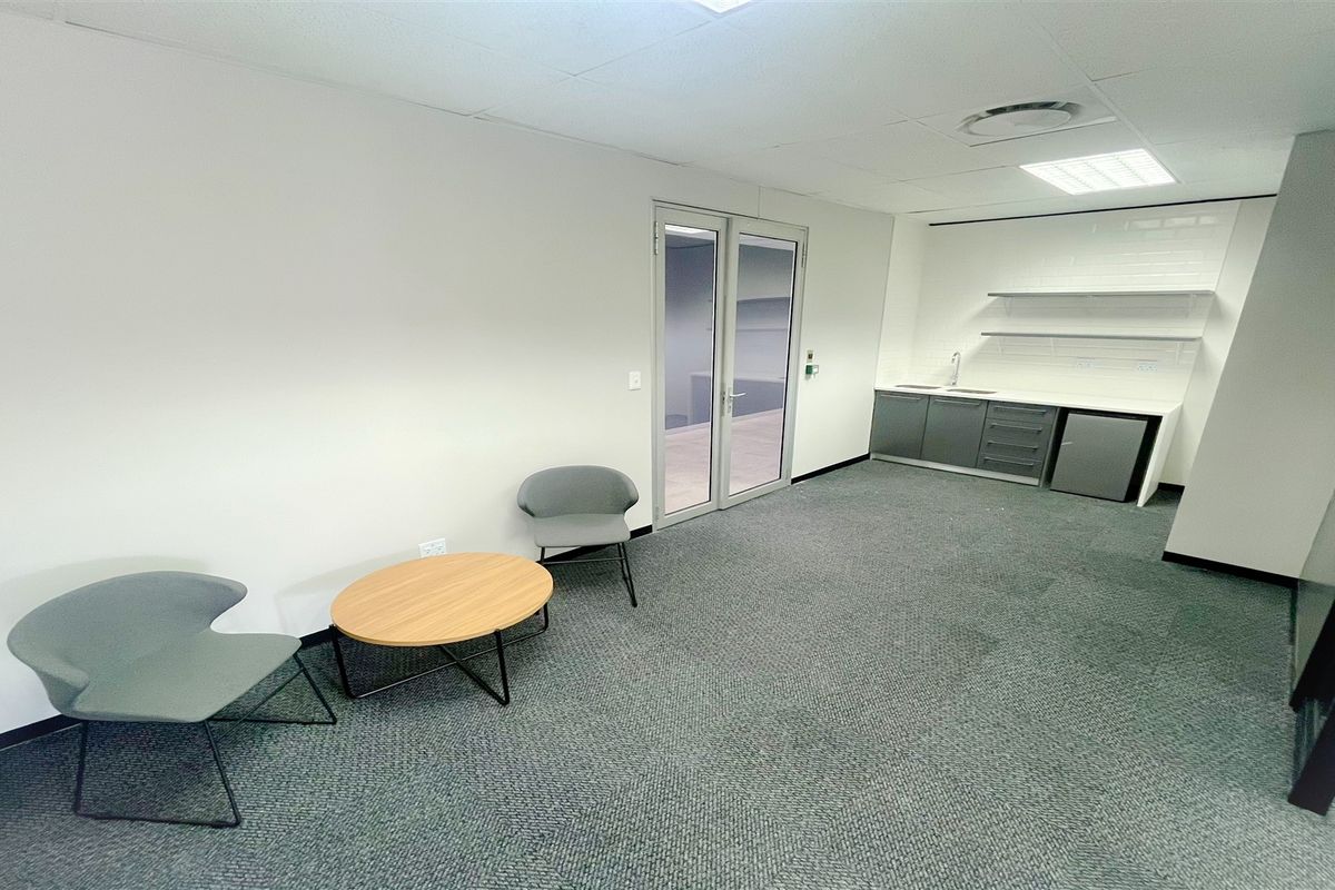 Furnished office space to let - Photo 5