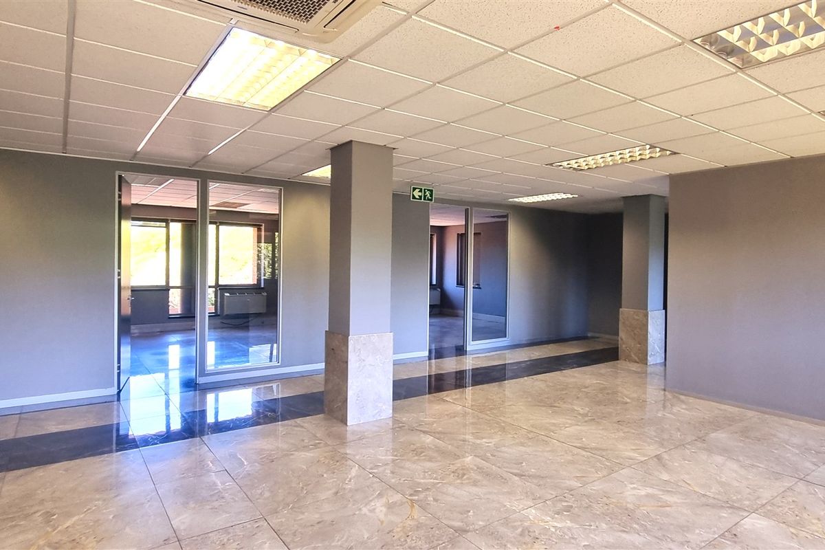 Office space to let in The Woodlands Office Park - Photo 5